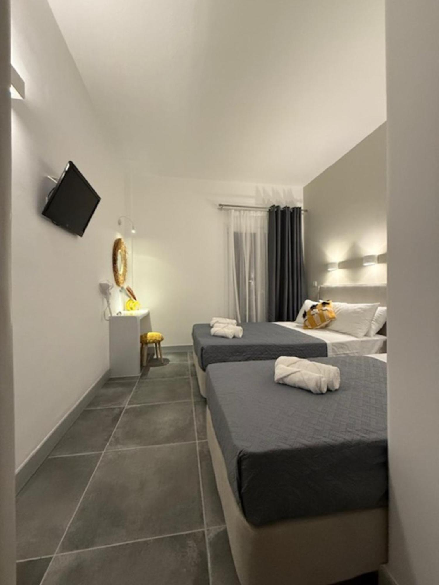 Dilion Hotel Parikia  Exterior photo