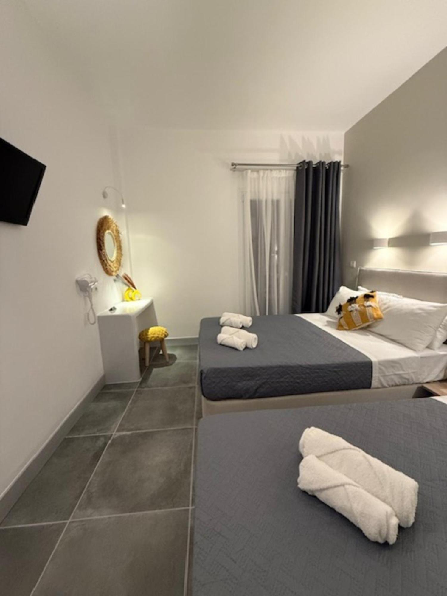 Dilion Hotel Parikia  Exterior photo