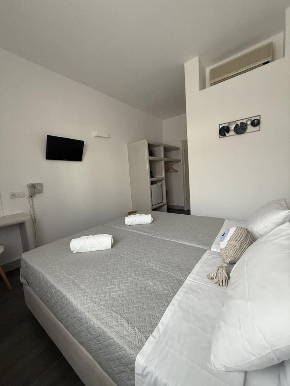 Dilion Hotel Parikia  Exterior photo